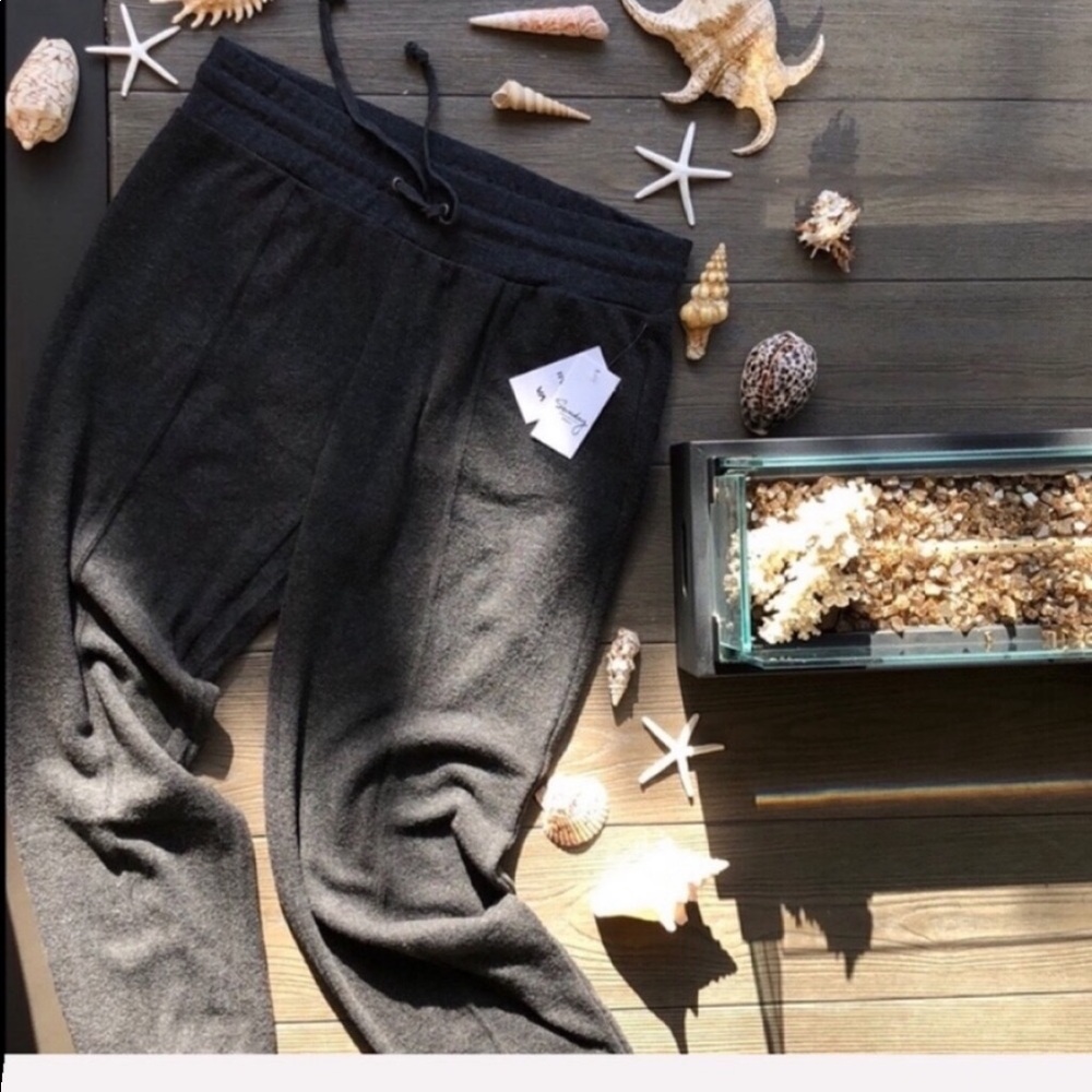 🌴🌼RVCA- SWEAT PANTS🌼🌴 - Picture 2 of 8